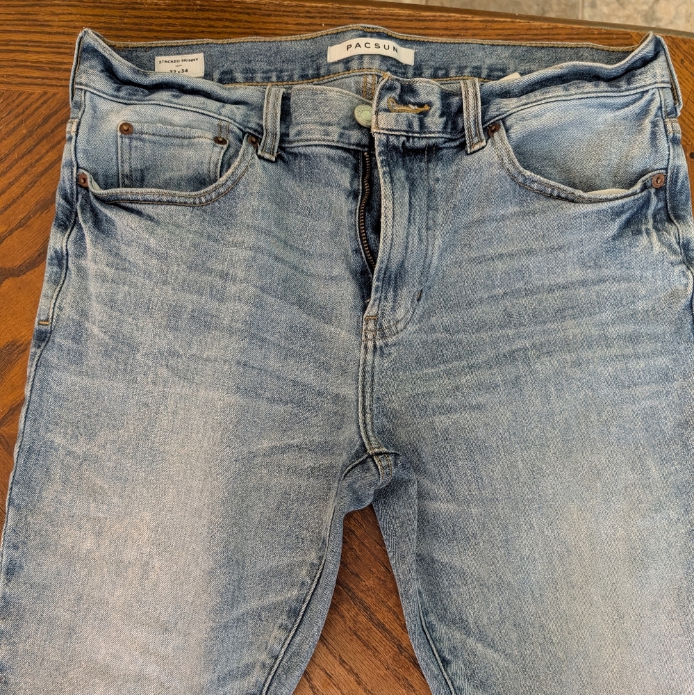 PacSun Slim Blue Jeans with Classic Vintage Appeal